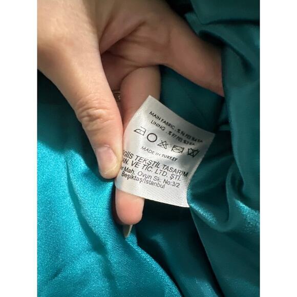 GIGII'S‎ Selina Ruched Off-Shoulder Mini Dress size Small - Picture 4 of 6